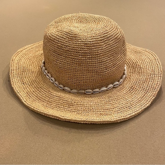 Zara Accessories - Zara Woven Rafia Sun Hat With Shell Trim